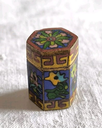 Sehr kleines cloisonné - sehr,